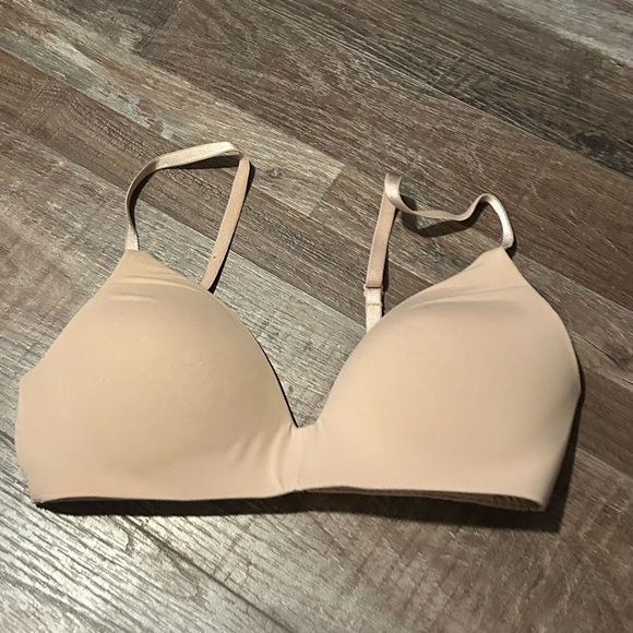 Victoria's Secret Infinity Flex Full Coverage Wireless T-Shirt 34C missing tag - Picture 2 of 3